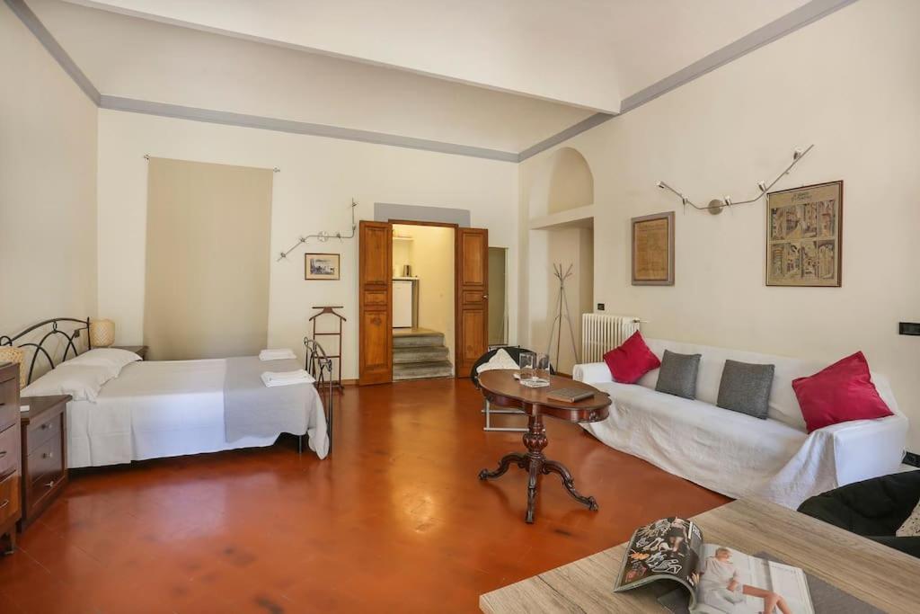 Spacious & Bright, Next To The Duomo Of Florence, Michelangelo, With Patio Apartment Florence